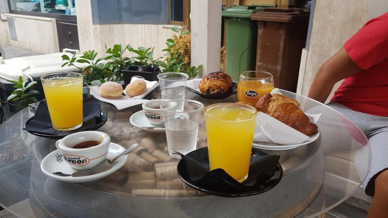 Domus D'Angelo B&B ฟอร์เมีย ภายนอก รูปภาพ